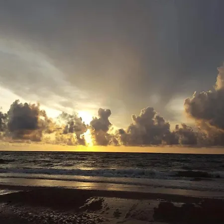 6 Person In Apartment