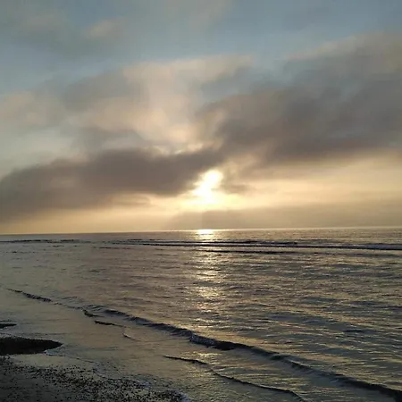 6 Person In Apartment