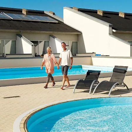 6 Person In Apartment *