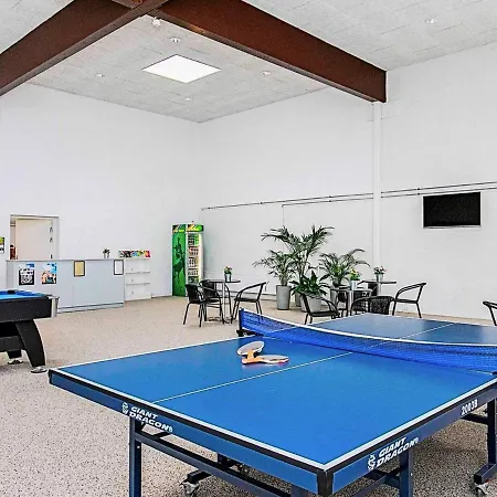 Apartment 6 Person In *