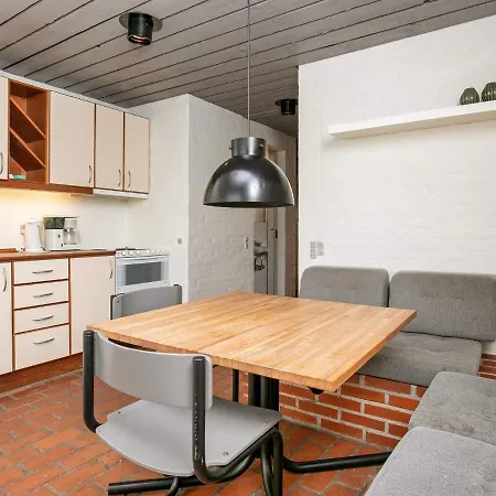 Apartment 6 Person In